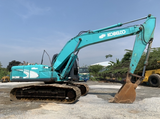 ขาย 1,280,000 บาท  KOBELCO  SK 200 YN 11 SUPER.  ทำงาน 13,xxx ชม เครื่องดี  ปั้มแรง  เอวแน่น ไฟฟ้าครบ  เฟรมสวย โช่ใหม่ 2 ข้าง ช่วงล่างเต็ม แอร์หนาว เอกสารแจ้งจำหน่าย  อยู่ นครปฐม  โทร 0626426323