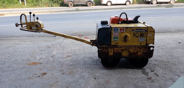 รถบดดินแบบเดินตามยี่ห้อBOMAGรุ่น BW 61 KS เครื่องยนต์คูโบต้า E 75-NB สตาร์ทได้2ระบบ แบบมือหมุนและสตาร์ทด้วยกุญแจ มาจากญี่ปุ่น สภาพสวย สีเดิมๆ พร้อมใช้ครับ