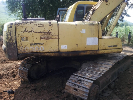 ขายKOMATSU PC200-6 ไฟตัดเครื่องดีไม่มีไอ ปั้มแรงช่วงล่างดีเอกสารเล่มราคา 470,000
