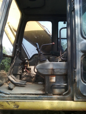ขายKOMATSU PC200-6 ไฟตัดเครื่องดีไม่มีไอ ปั้มแรงช่วงล่างดีเอกสารเล่มราคา 470,000