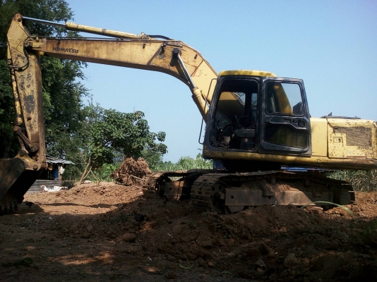 ขายKOMATSU PC200-6 ไฟตัดเครื่องดีไม่มีไอ ปั้มแรงช่วงล่างดีเอกสารเล่มราคา 470,000