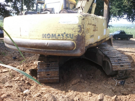 ขายKOMATSU PC200-6 ไฟตัดเครื่องดีไม่มีไอ ปั้มแรงช่วงล่างดีเอกสารเล่มราคา 470,000