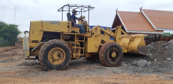 ขายรถตักเอวอ่อนพร้อมใช้ ขายรถตักเอวอ่อนพร้อมใช้