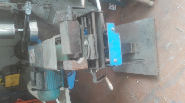 เครื่องบากท่อ TG 2000