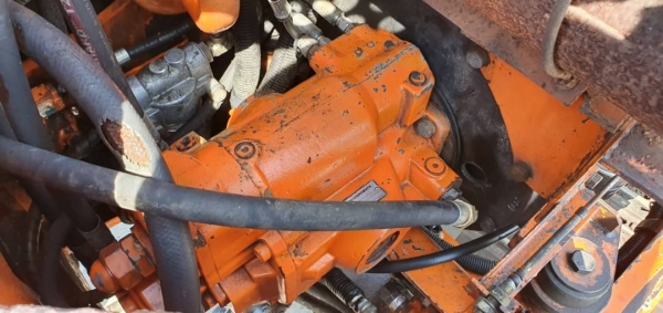 ขายด่วน285,000บาทแบคโฮขนาด5ตันHITACHIEX50แทคเหล็กหัวเก๋งเทียบเท่าPC50คลนโทลน้ำมันปั้มนี้วเร็วแรงไม่โหลดเครื่อง 3สูบ อีซูซูรถนอกเพื่งนำเข้ามาใหม่จากญี่ปุ่นยังไม่ได้ใช้ในไทยเลยมีลายหัวกะแทกบูมอาม์สวยเอวแน่นชั่วโม่งทำงานน้อยชั่วโม่งเอกสารอินวอย