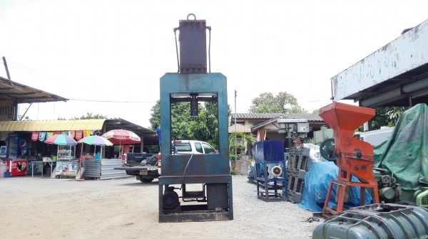 แท่นอัดลูกหมากไฟฟ้า ขนาด 60-80 ตัน คอนโทรลมือโยก ไฟ 380V งานประกอบรุ่นเก่าใช้โครงสร้างเหล็กหนา พร้อม