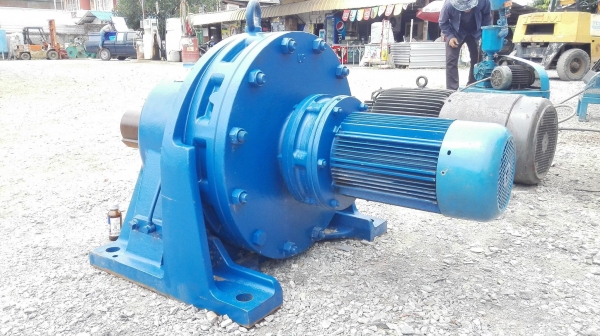 มอเตอร์เกียร์ทดรอบช้าญี่ปุ่น SUMITOMO JAPAN ขนาด 7.5 HP อัตราทด 1 : 559 (2.5 rpm) เพลาออกโต 5.5&rdqu มอเตอร์เกียร์ทดรอบช้าญี่ปุ่น SUMITOMO JAPAN ขนาด 7.5 HP อัตราทด 1 : 559 (2.5 rpm) เพลาออกโต 5.5&rdqu