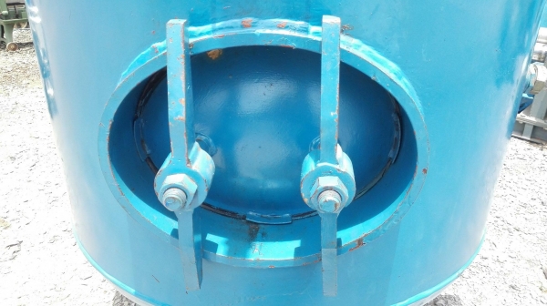 ถังพักลมเปล่าทรงตั้ง ขนาดความจุ 1500 ลิตร ถังหนาสภาพสวยสดใหม่พร้อมใช้ ถังพักลมเปล่าทรงตั้ง ขนาดความจุ 1500 ลิตร ถังหนาสภาพสวยสดใหม่พร้อมใช้