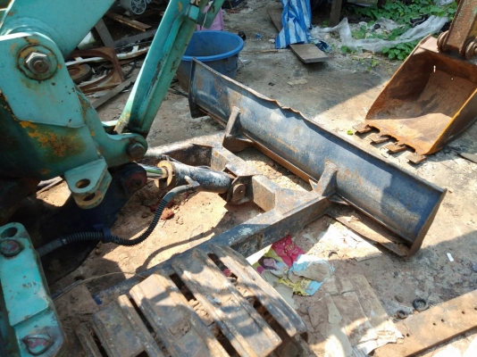 ขายรถแม็คโคเล็กสภาพดีพร้อมใช้งานมีใบดันหน้ารถสวยช่วงล่างดีปั้มแรงพร้อมทำงานพร้อมทันเล่อร์ลากสนใจสอบถาม064-1019335/080-7346335คับ