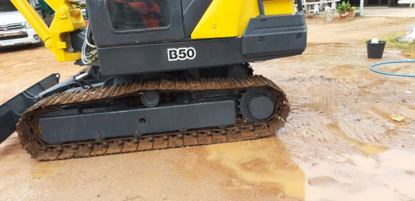 ขายรถขุดYANMAR B50รถสวยพร้อมใช้