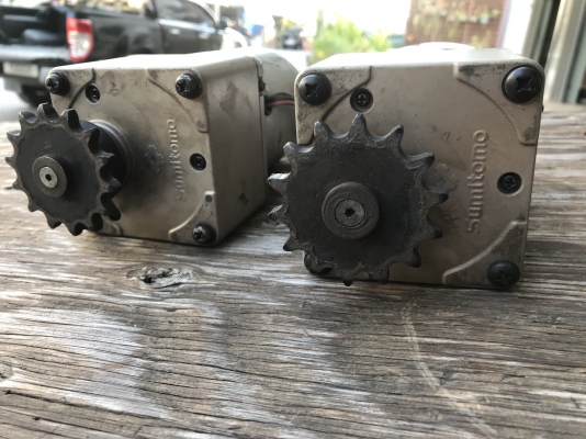 ( เหลือ 1ตัวครับ )ขายมอเตอร์เกียร์ Sumitomo 40W 380V(พ่วงCapต่อไฟบ้าน220Vได้)อัตราทด 1:25 สภาพสวย หมุนนิ่ม พร้อมใช้งาน มี 2ตัวครับ