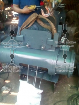 รอกไฟฟ้า อุปกรณ์ยกของติดตั้ง