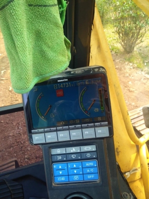 ขาย แบคโคร KOMATSU PC200-8 สภาพสวยพร้อมใช้งาน เครื่องปั้มดี เอกสารเล่มทะเบียน สนใจสอบถาม  093 0764943  คุณ ตั้ม