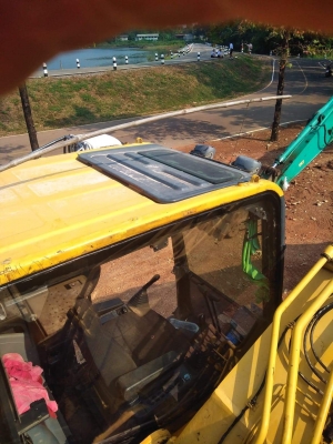 ขาย แบคโคร KOMATSU PC200-8 สภาพสวยพร้อมใช้งาน เครื่องปั้มดี เอกสารเล่มทะเบียน สนใจสอบถาม  093 0764943  คุณ ตั้ม