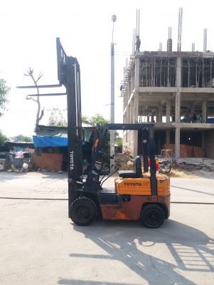 ขายรถยกโฟร์คลิฟท์ยี่ห้อ TOYOTA1.5 ตัน ดีเซล