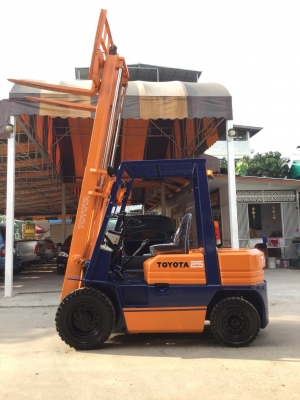 ขาย โฟรคลิฟท์ โตโยต้า รุ่น 5 เครื่อง ดีเซล หนัก 2.5 ตัน ขาย โฟรคลิฟท์ โตโยต้า รุ่น 5 เครื่อง ดีเซล หนัก 2.5 ตัน