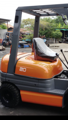 าย โฟรคลิฟท์ โตโยต้า รุ่น 6   เครื่อง ดีเซล หนัก 2 ตัน