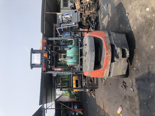 ขาย โฟรคลิฟท์ โตโยต้า รุ่น 8 เครื่อง เบนซิน ขาย โฟรคลิฟท์ โตโยต้า รุ่น 8 เครื่อง เบนซิน