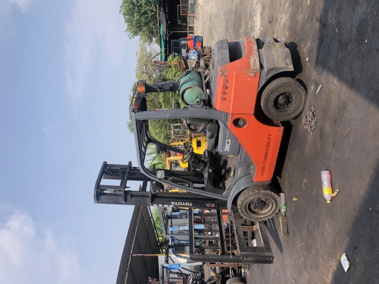 ขาย โฟรคลิฟท์ โตโยต้า รุ่น 8 เครื่อง เบนซิน ขาย โฟรคลิฟท์ โตโยต้า รุ่น 8 เครื่อง เบนซิน