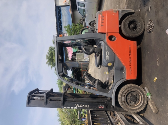 ขาย โฟรคลิฟท์ โตโยต้า รุ่น 8 เครื่อง เบนซิน ขาย โฟรคลิฟท์ โตโยต้า รุ่น 8 เครื่อง เบนซิน