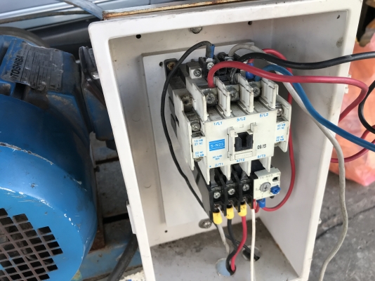 ขายปั๊มลม PUMA 2HP. 380V 3สูบ ขนาด 148ลิตร สภาพดีเดิมๆ หมุนนิ่ม ปั๊มลมเร็ว สีเลอะหน่อยนะครับ ต้องเปลี่ยนชุดสวิทย์ตัวตัดครับ ขายปั๊มลม PUMA 2HP. 380V 3สูบ ขนาด 148ลิตร สภาพดีเดิมๆ หมุนนิ่ม ปั๊มลมเร็ว สีเลอะหน่อยนะครับ ต้องเปลี่ยนชุดสวิทย์ตัวตัดครับ