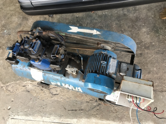 ขายปั๊มลม PUMA 2HP. 380V 3สูบ ขนาด 148ลิตร สภาพดีเดิมๆ หมุนนิ่ม ปั๊มลมเร็ว สีเลอะหน่อยนะครับ ต้องเปลี่ยนชุดสวิทย์ตัวตัดครับ ขายปั๊มลม PUMA 2HP. 380V 3สูบ ขนาด 148ลิตร สภาพดีเดิมๆ หมุนนิ่ม ปั๊มลมเร็ว สีเลอะหน่อยนะครับ ต้องเปลี่ยนชุดสวิทย์ตัวตัดครับ