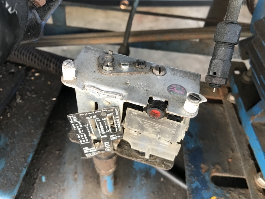 ขายปั๊มลม PUMA 2HP. 380V 3สูบ ขนาด 148ลิตร สภาพดีเดิมๆ หมุนนิ่ม ปั๊มลมเร็ว สีเลอะหน่อยนะครับ ต้องเปลี่ยนชุดสวิทย์ตัวตัดครับ ขายปั๊มลม PUMA 2HP. 380V 3สูบ ขนาด 148ลิตร สภาพดีเดิมๆ หมุนนิ่ม ปั๊มลมเร็ว สีเลอะหน่อยนะครับ ต้องเปลี่ยนชุดสวิทย์ตัวตัดครับ