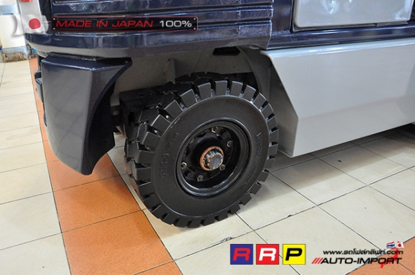 ขายรถโฟล์คลิฟท์มือสอง KOMATSU รุ่น FG25-11-255528 นำเข้าจากประเทศญี่ปุ่น 100\% ไม่เคยใช้งานในไทย