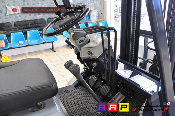 ขายรถโฟล์คลิฟท์มือสอง KOMATSU รุ่น FG25-11-255528 นำเข้าจากประเทศญี่ปุ่น 100\% ไม่เคยใช้งานในไทย