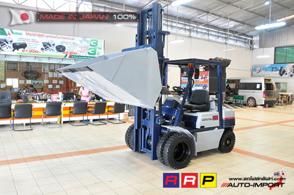 ขายรถโฟล์คลิฟท์มือสอง KOMATSU รุ่น FG25-11-255528 นำเข้าจากประเทศญี่ปุ่น 100\% ไม่เคยใช้งานในไทย