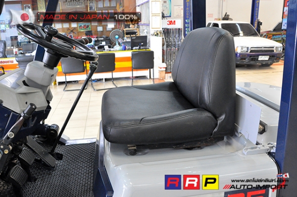 ขายรถโฟล์คลิฟท์มือสอง KOMATSU รุ่น FG25-11-255528 นำเข้าจากประเทศญี่ปุ่น 100\% ไม่เคยใช้งานในไทย