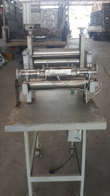 ขายเครื่องเคลือบฉลากพลาสติก มือสอง กึ่งอัตโนมัติ ใบมีดความร้อน ปรับองศา เร่งความเร็วการทำงาน มอเตอร์ได้