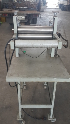 ขายเครื่องเคลือบฉลากพลาสติก มือสอง กึ่งอัตโนมัติ ใบมีดความร้อน ปรับองศา เร่งความเร็วการทำงาน มอเตอร์ได้