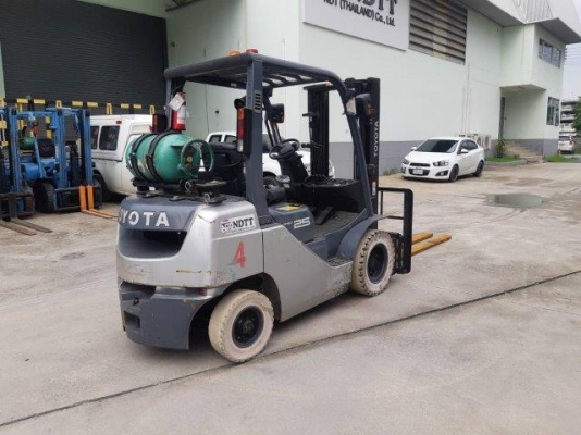 TOYOTA รุ่น02-8FGL25 ขนาด 2.5ตัน เครื่องยนต์เบนซิน