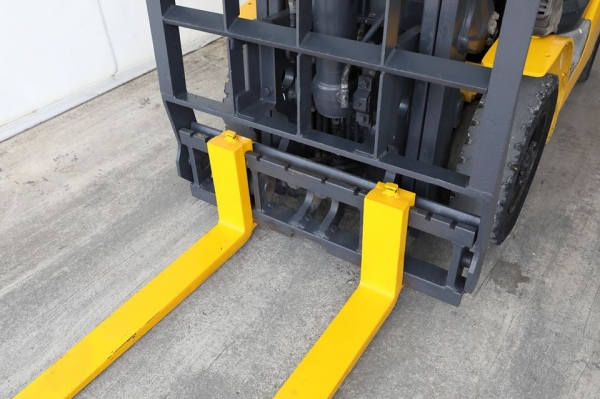 ใหม่ Komatsu FG20C-17 ขนาดยก2ตัน เสาสูง3เมตร งาเท ฮิ๊งฟอร์ค เครื่องยนตร์เบนซิล รถปี2011 นำเข้าโดยตรงจากญี่ปุ่น