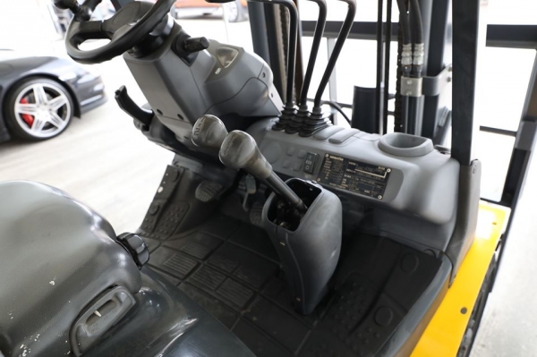 ใหม่ Komatsu FG20C-17 ขนาดยก2ตัน เสาสูง3เมตร งาเท ฮิ๊งฟอร์ค เครื่องยนตร์เบนซิล รถปี2011 นำเข้าโดยตรงจากญี่ปุ่น