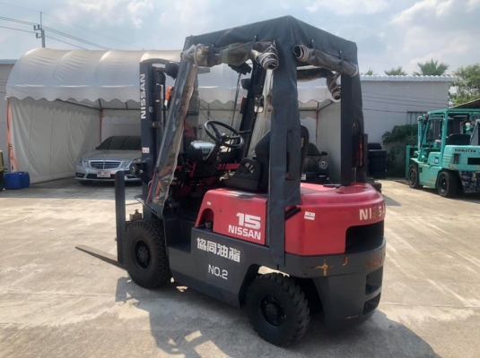 ขายถูกมาก Nissan J01 ขนาดยก1.5ตัน เสายกสูง3เมตร เครื่องยนต์เบนซิล เครื่องแน่น พร้อมใช้งาน