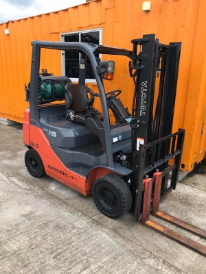 ใหม๋ Toyota 8FGL15 ขนาดยก1.5ตัน เสายกสูง3เมตร เครื่องยนต์เบนซิล+แก๊สLPGจากโรงงานญี่ปุ่น