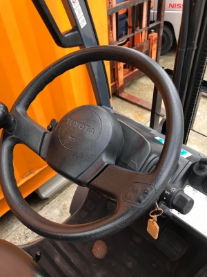 ใหม๋ Toyota 8FGL15 ขนาดยก1.5ตัน เสายกสูง3เมตร เครื่องยนต์เบนซิล+แก๊สLPGจากโรงงานญี่ปุ่น