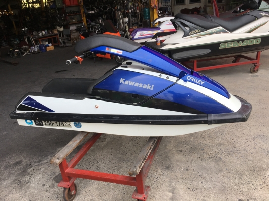ขาย เจ็ตสกี เรือยืน Kawasaki 650 sx 2 เครื่องยนต์ 2 จังหวะ 650 cc มีปั๊มน้ำท้องเรือ ขาย เจ็ตสกี เรือยืน Kawasaki 650 sx 2 เครื่องยนต์ 2 จังหวะ 650 cc มีปั๊มน้ำท้องเรือ