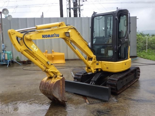 มาใหม่จ้า. KOMATSU PC30MR-2. เก่านอกแท้  เดิมๆๆ  เครื่องปั๊มแห้ง  ใช้งานมาน้อย..สภาพสวย พร้อมใช้  โทร 089-3818694  จ๊อย