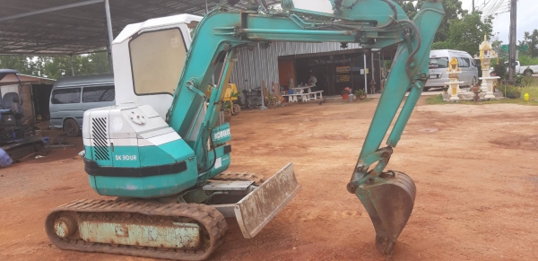 ขายรถขุดนอกนำเข้าKOBELCO sk030 สภาพสวยพร้อมใช้ ชั่วโมงน้อยญี่ปุ่นแท้ไม่เคยใช้งานในไทย