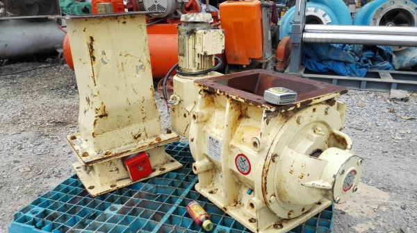 โรตารี่วาล์ว(แอร์ล็อค) Rotary Valve Buhler GERMANY ปากท่อ 10&rdquo;x 9&rdquo; พร้อมชุดมอเตอร์เกียร์ 