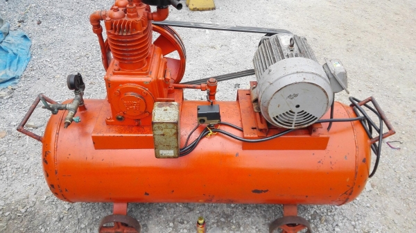 เครื่องปั้มลมญี่ปุ่นไฟบ้าน SANCO JAPAN ขนาด 5 HP ถังจุ 260 Lite ติดมอเตอร์ Mitsubishi 2 สาย 220V สภาพสวยวิ่งนิ่มลมดีพร้อมใช้ เครื่องปั้มลมญี่ปุ่นไฟบ้าน SANCO JAPAN ขนาด 5 HP ถังจุ 260 Lite ติดมอเตอร์ Mitsubishi 2 สาย 220V สภาพสวยวิ่งนิ่มลมดีพร้อมใช้