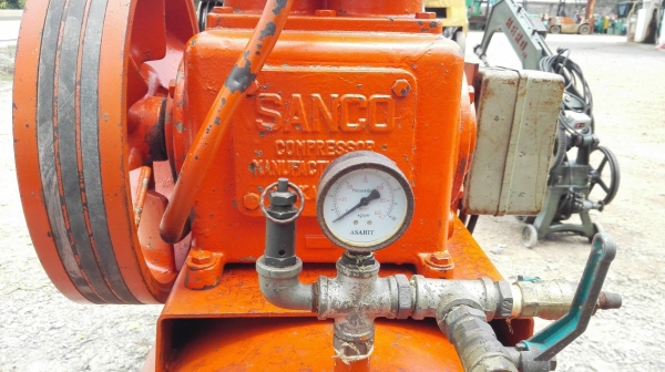 เครื่องปั้มลมญี่ปุ่นไฟบ้าน SANCO JAPAN ขนาด 5 HP ถังจุ 260 Lite ติดมอเตอร์ Mitsubishi 2 สาย 220V สภาพสวยวิ่งนิ่มลมดีพร้อมใช้ เครื่องปั้มลมญี่ปุ่นไฟบ้าน SANCO JAPAN ขนาด 5 HP ถังจุ 260 Lite ติดมอเตอร์ Mitsubishi 2 สาย 220V สภาพสวยวิ่งนิ่มลมดีพร้อมใช้