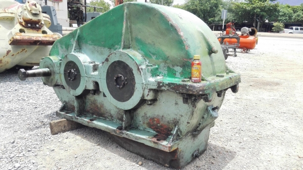 หัวเกียร์ทดรอบแบบ3ตอน อัตราทด 1:48 (30 rpm) เพลาออก 4” เข้า 1.5” ใช้กับมอเตอร์ 50-75 HP หัวเกียร์ทดรอบแบบ3ตอน อัตราทด 1:48 (30 rpm) เพลาออก 4” เข้า 1.5” ใช้กับมอเตอร์ 50-75 HP