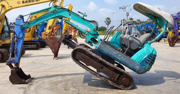 ขายด่วนรถแบคโฮคูโบต้าK22คอลโทลสั้นน้ำมันปั้มดีติดลายหัวกะแทกดีเทียบเท่าPC25รถนอกสถาพดีพร้อมใช้เพิ่งนำเข้ามายังไม่เคยใช้งานในไทยเลย