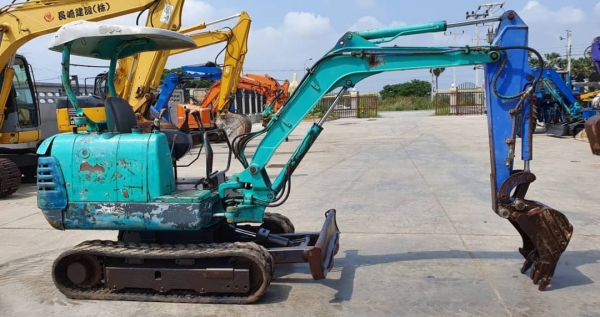 ขายด่วนรถแบคโฮคูโบต้าK22คอลโทลสั้นน้ำมันปั้มดีติดลายหัวกะแทกดีเทียบเท่าPC25รถนอกสถาพดีพร้อมใช้เพิ่งนำเข้ามายังไม่เคยใช้งานในไทยเลย