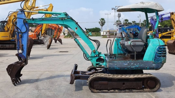 ขายด่วนรถแบคโฮคูโบต้าK22คอลโทลสั้นน้ำมันปั้มดีติดลายหัวกะแทกดีเทียบเท่าPC25รถนอกสถาพดีพร้อมใช้เพิ่งนำเข้ามายังไม่เคยใช้งานในไทยเลย