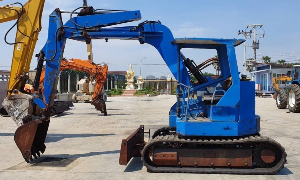 ขายด่วนแบคโฮขนาด5ตันมิสซูMM50HLเทียบเท่าPC50คลนโทลน้ำมันปั้มนี้วเร็วแรงไม่โหลดเครื่อง 4สูบมิสซูรถนอกเพื่งนำเข้ามาใหม่จากญี่ปุ่นยังไม่ได้ใช้ในไทยเลย